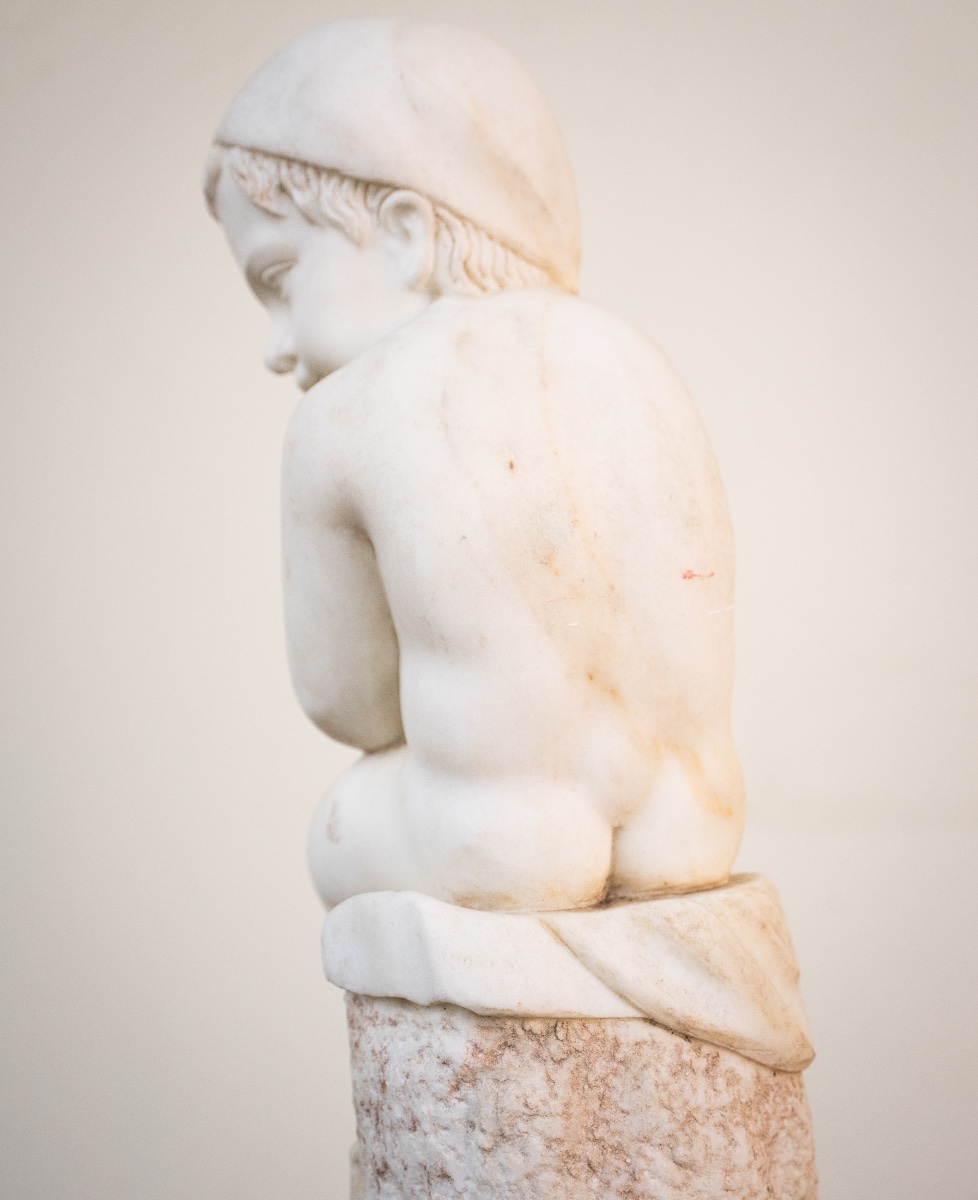 Paire de putti allégoriques en marbre de Carrare – XIXe siècle-photo-4