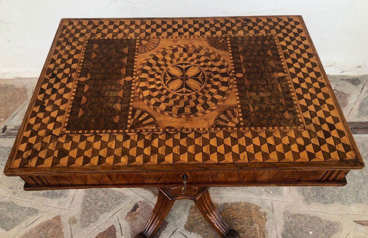 Small 19th Century Marquetry Coffee Table-photo-2