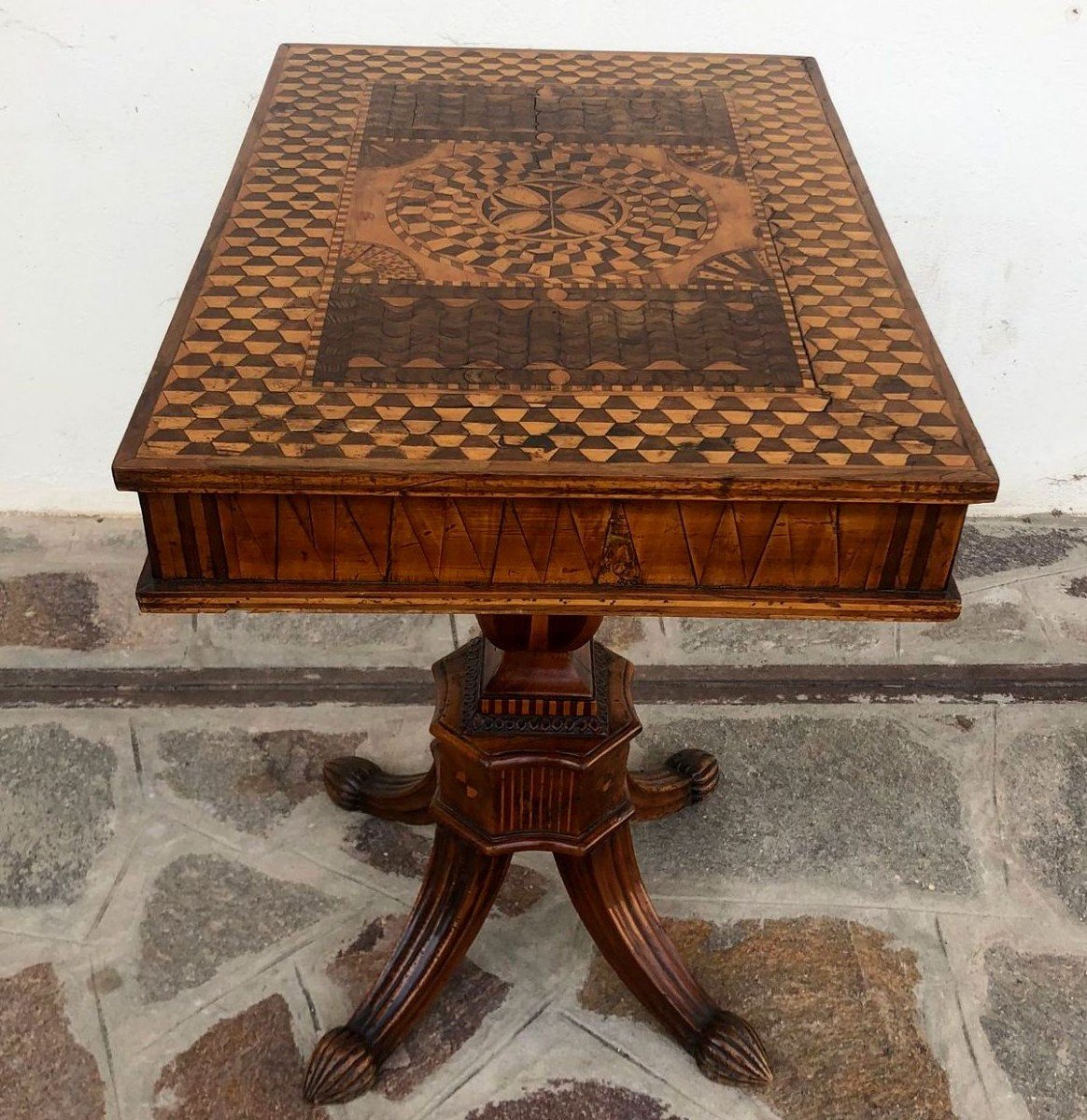 Small 19th Century Marquetry Coffee Table-photo-4