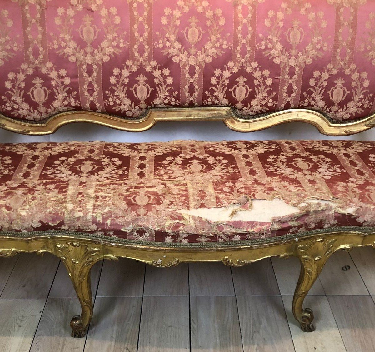 Canapé ancien Louis XV d'origine venitienne bois doré-photo-3