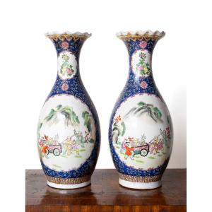 Paire d'Anciens Vases Chinois En Porcelaine Bleue Et Blanche 