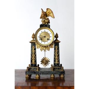 Antique Table Clock With Pendulum