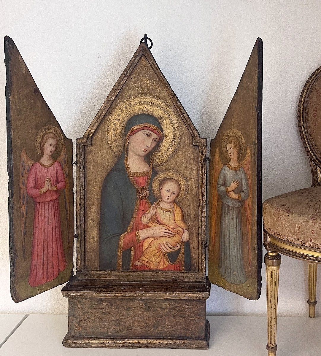 Large Sienese Triptych From The Trecento - Tempera On A Gold Ground - Circle Of Ambrogio Lorenzetti