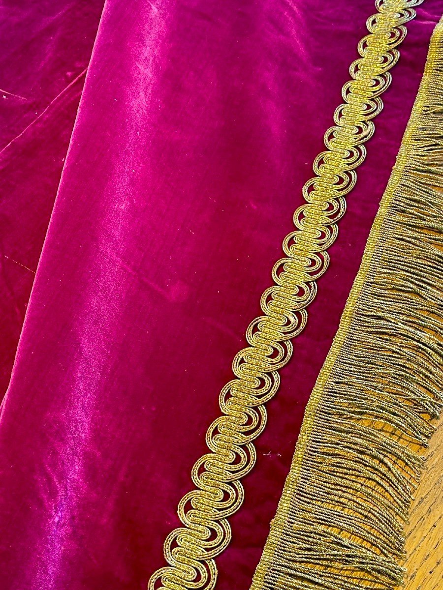 Grand Antépendium d’Autel en Velours Cramoisi et Galons d’Or – Textile Liturgique Baroque -photo-3