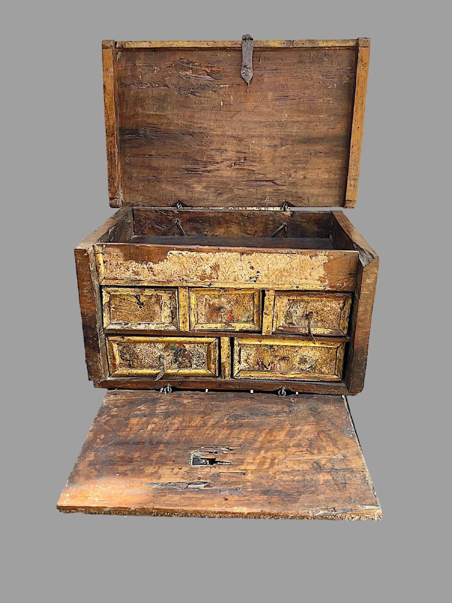 Small Spanish Travel Bargueño In Polychrome Walnut, Castile, Circa 1680–1720-photo-2