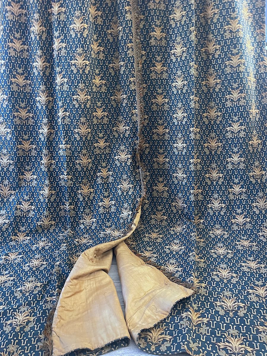 Important Pair Of Blue And Gold Castle Curtains With Metallic Gold Threads, 19th Century.-photo-6