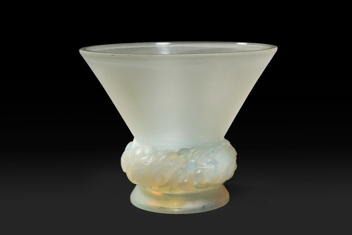 Vase « Pinsons » (1930) De Rene Lalique (1860-1945):