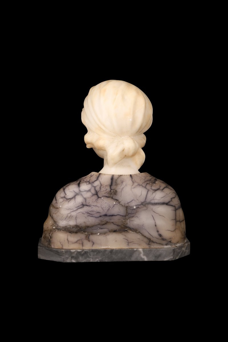 Sculpture En Albâtre Et En Marbre "Buste De Jeune Fille" De Gustave Van Vaerenbergh (1873-1927)-photo-3
