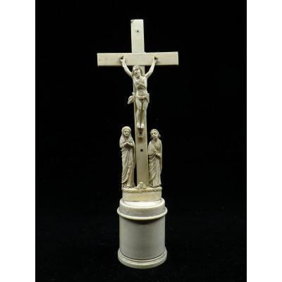 Ivory Crucifixion - Sino-portuguese 17th Century