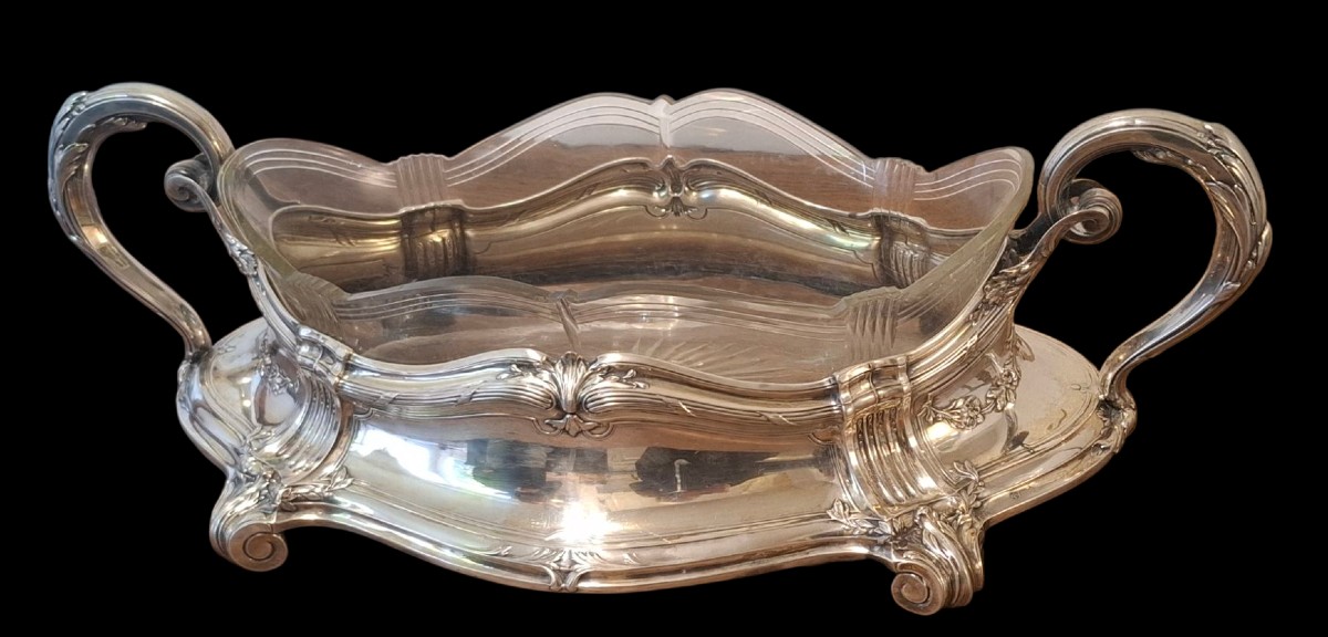 Jardinière en argent massif et cristal taillé.