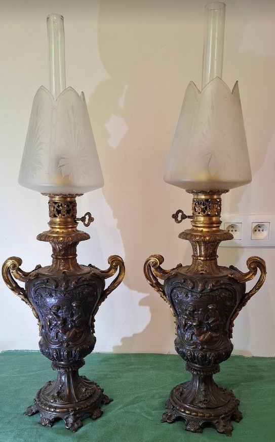 Paire de Lampes à Pétrole en Bronze Patiné – Maison Alphonse Giroux Paris, XIXe siècle