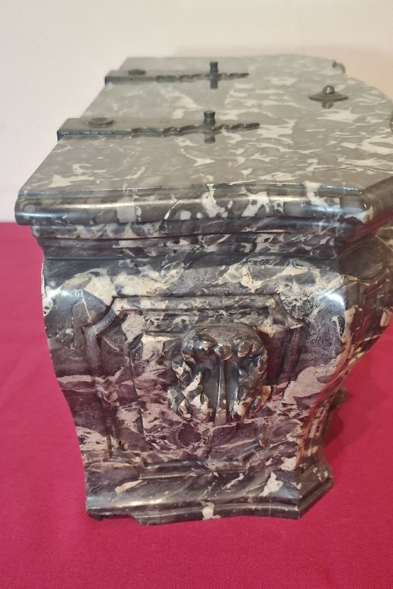 Brecciated Marble Offal Box – Louis XV Period, 18th Century-photo-3
