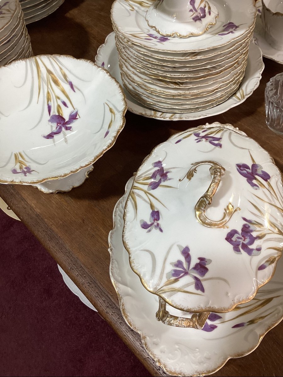 Service De Table En Porcelaine Limoges Décor D’iris 73 pièces -photo-3