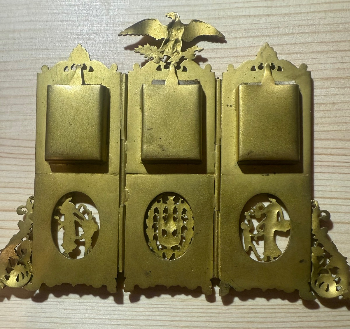 Petit cadre empire en laiton-photo-1