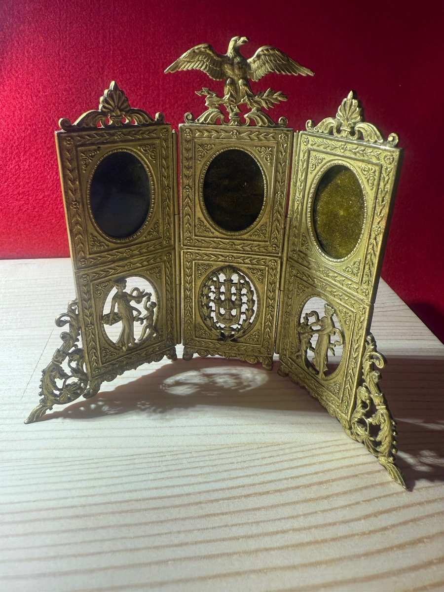 Petit cadre empire en laiton