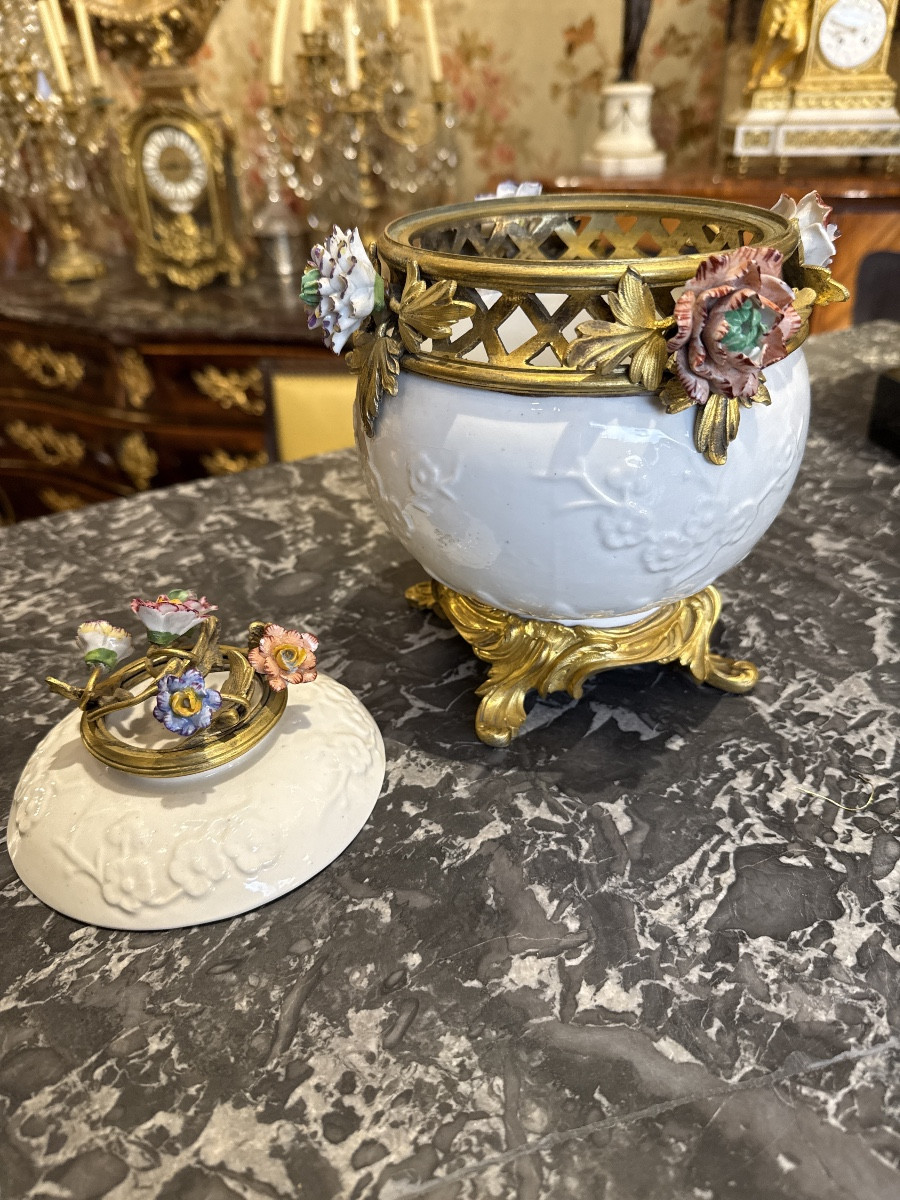 St. Cloud Porcelain Perfume Burner -photo-2