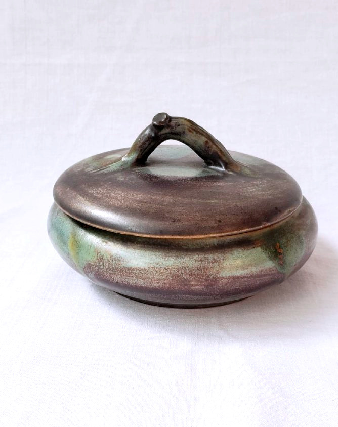 Covered Box Made Of Flamed Stoneware, Signed By Alfred Lebret (1871–1955). La Puisaye. Poterie Des Ligers 