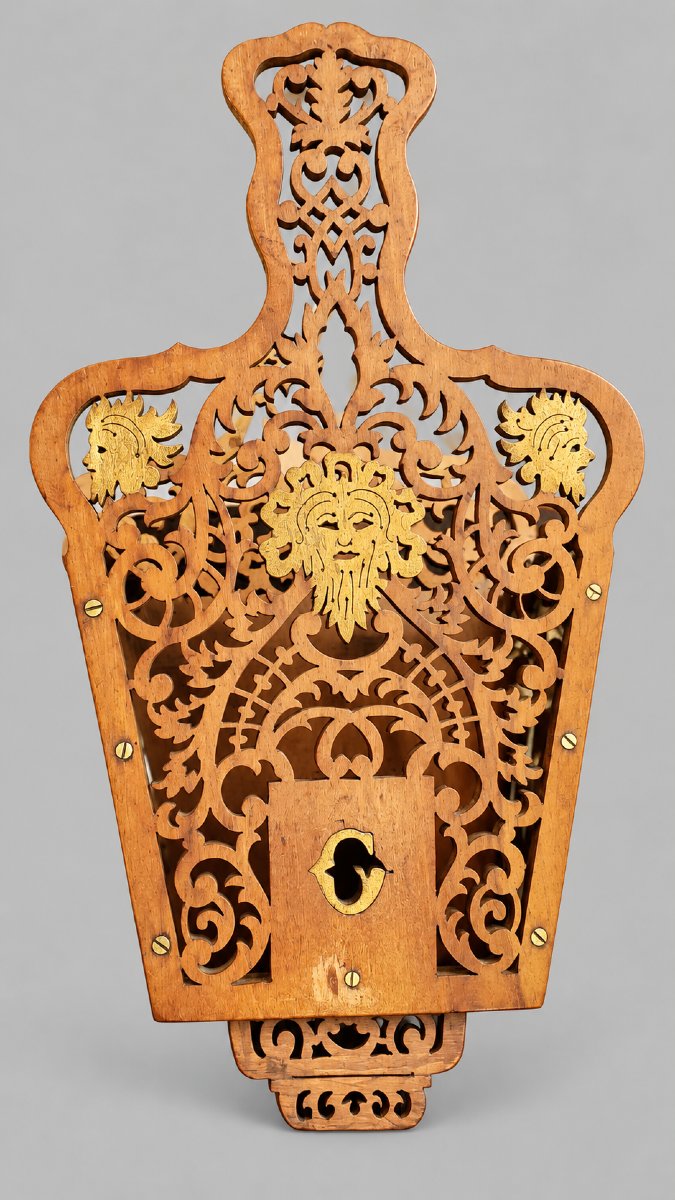 Porte-Lettres Mural en Tilleul Sculpt&eacute; et Bois Dor&eacute; - Attribu&eacute; &agrave; Grossmann Brienz - XIXe