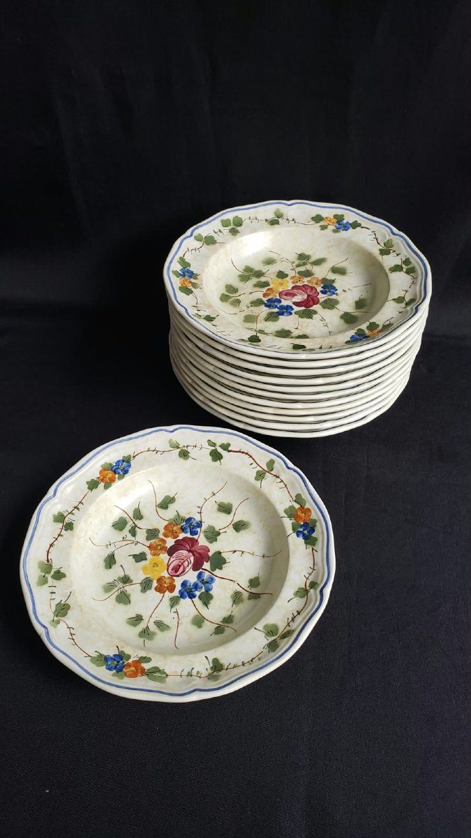 Service de table en faïence de Longchamp, modèle "Nemours"  46 pièces -photo-1