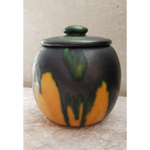Bonbonni&egrave;re   en gr&egrave;s &eacute;maill&eacute;  sign&eacute;e  Louis Dage.  Atelier d'Anthony vers 1920/30
