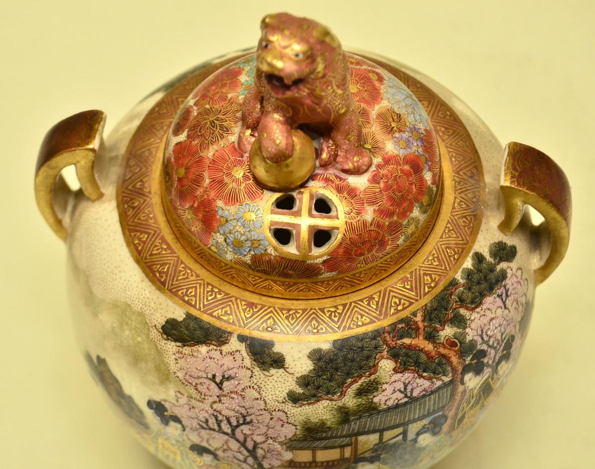 Vase Couvert En Porcelaine De Satsuma Signé Ryozan-photo-1