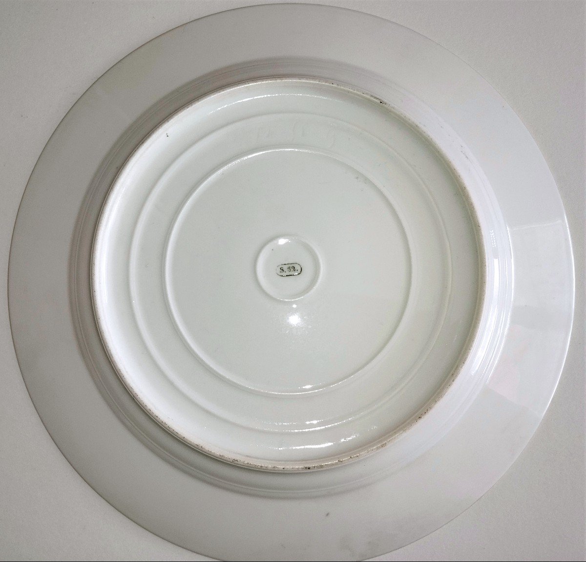 4 Assiettes En Porcelaine De Sèvres  Décor à l'Antique 1852-photo-2