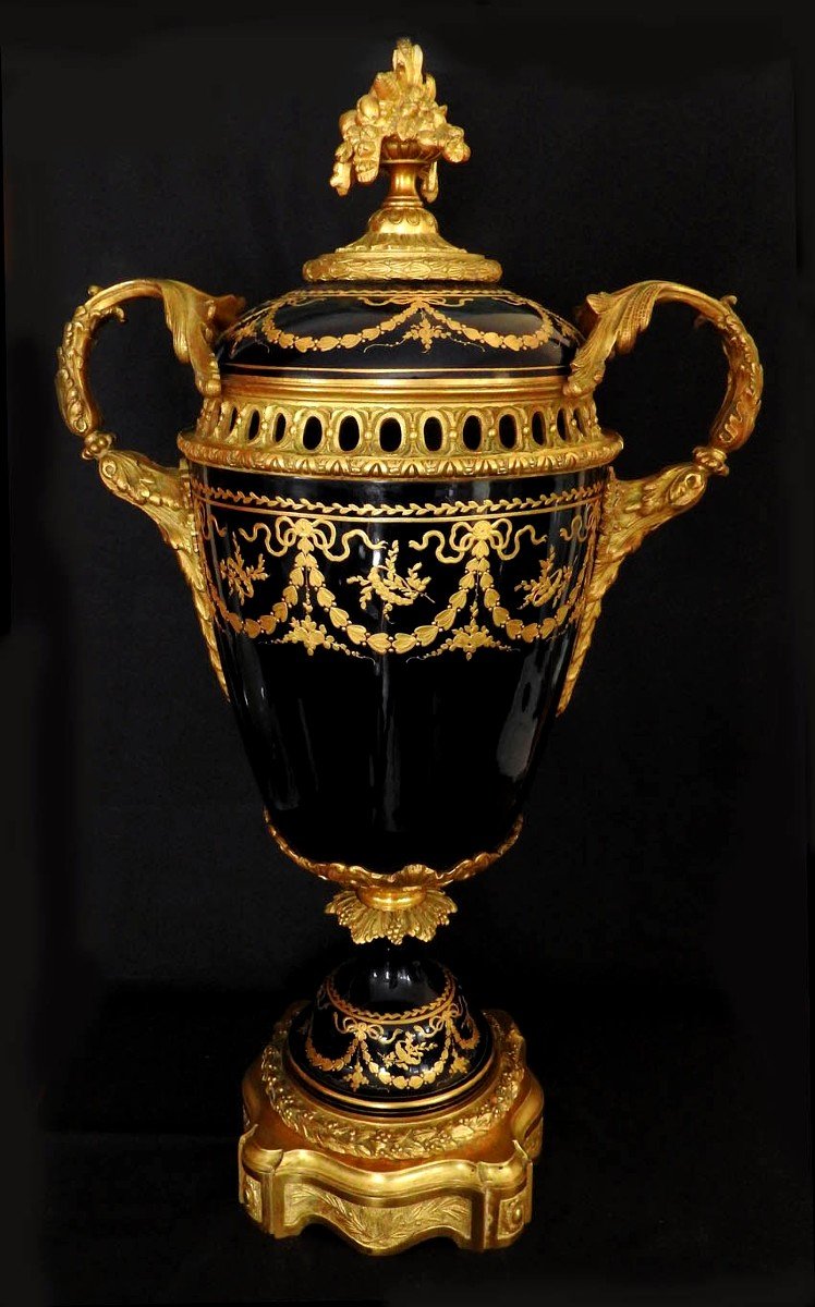 Vase Couvert En Porcelaine Et Monture En Bronze Doré 19 éme-photo-4