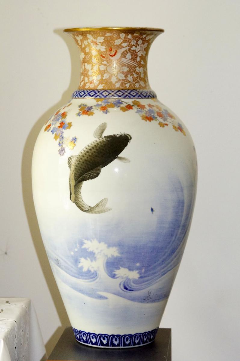 Grand Vase En Porcelaine De Fukagawa Japon époque Meiji(1868-1912).