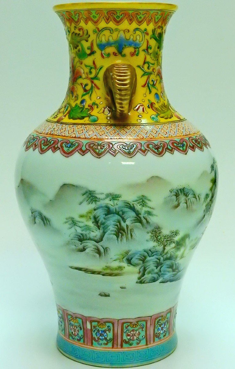 Chinese Porcelain Vase Qianlong Brand-photo-2