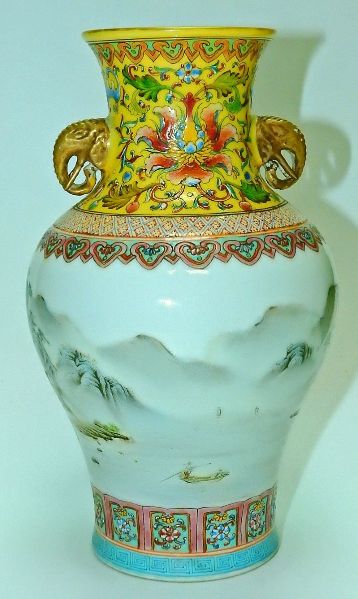 Chinese Porcelain Vase Qianlong Brand-photo-1