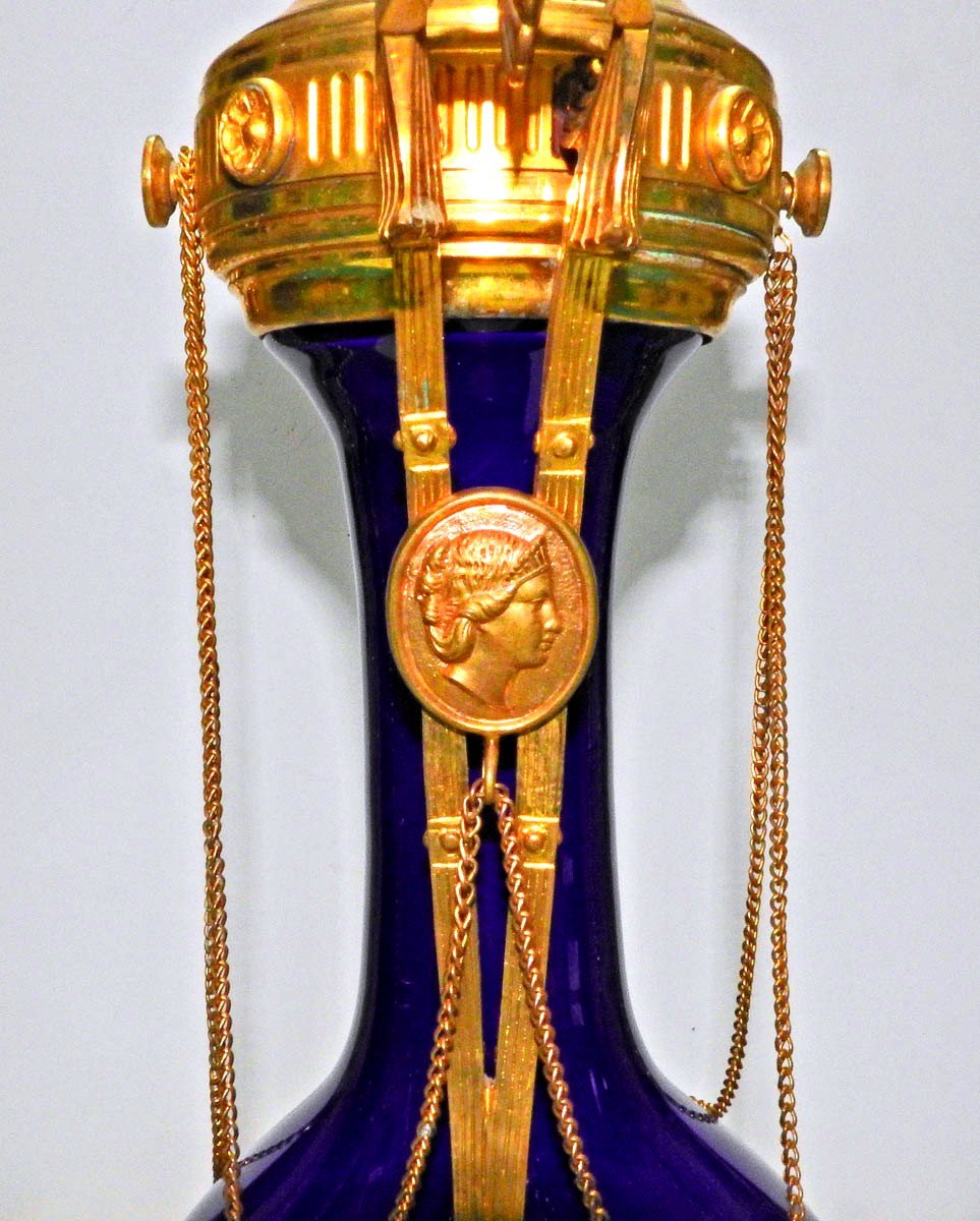 Oil Lamp In Opaline And Gilt Bronze Mounted In Electric Lamp-photo-1