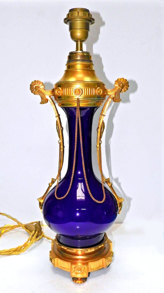 Oil Lamp In Opaline And Gilt Bronze Mounted In Electric Lamp