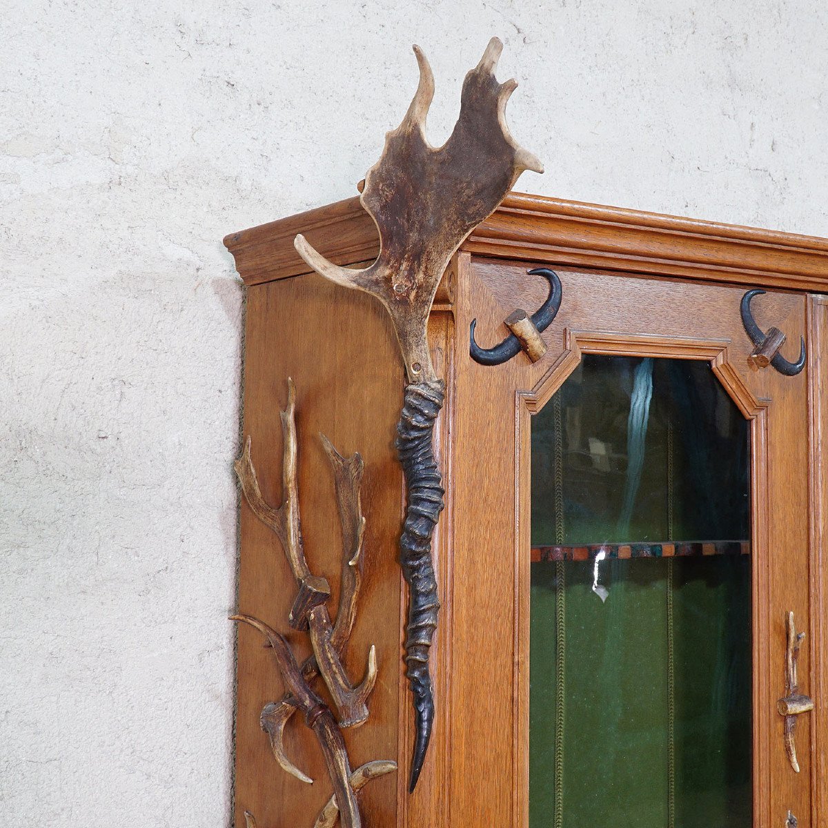 Large Black Forest Antler Gun Cabinet Ca. 1900-photo-7