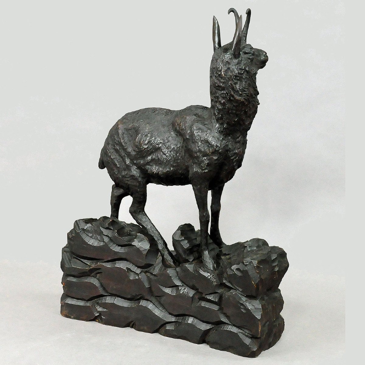 Grande Sculpture De Chamois En Bois Sculpté, Forêt Noire Ca. 1900-photo-2