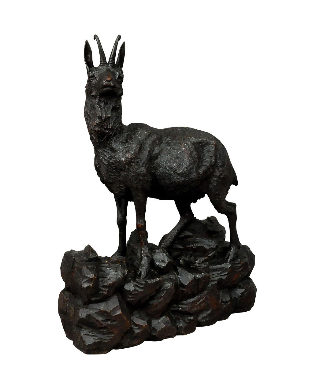 Grande Sculpture De Chamois En Bois Sculpté, Forêt Noire Ca. 1900