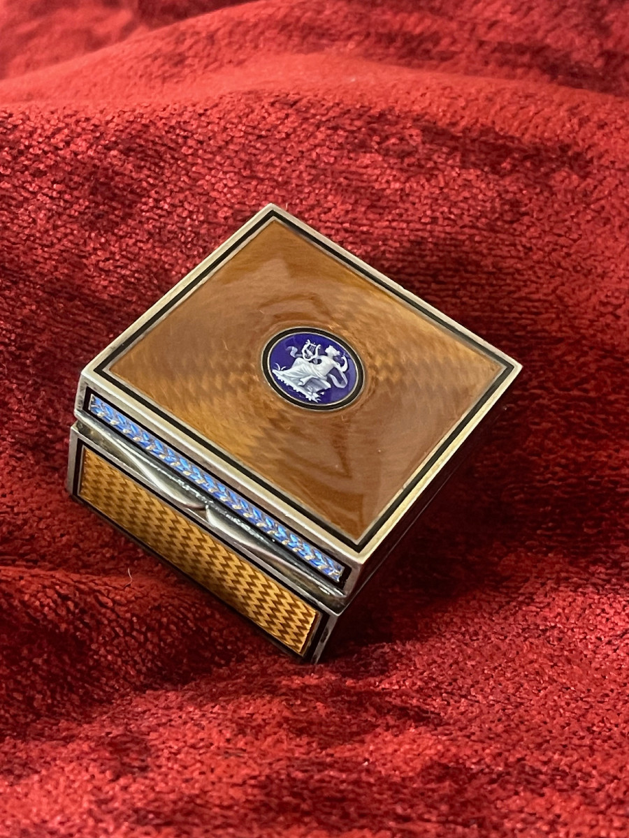Petite boite XIXe vermeil & argent guilloché poinçons décor céramique muse Terpsichore