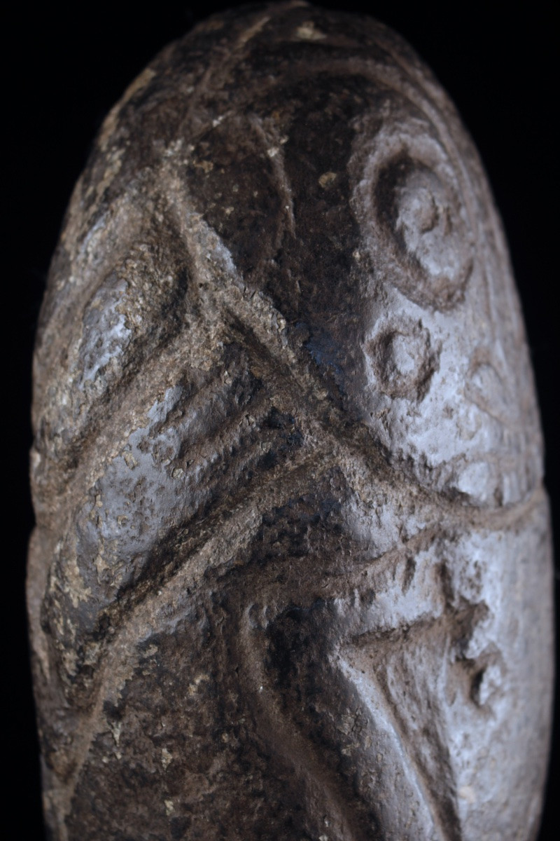 Ancienne pierre de fertilité, art tribal, art océanien, Art Mélanésien, pierre gravée, 32 cm-photo-2