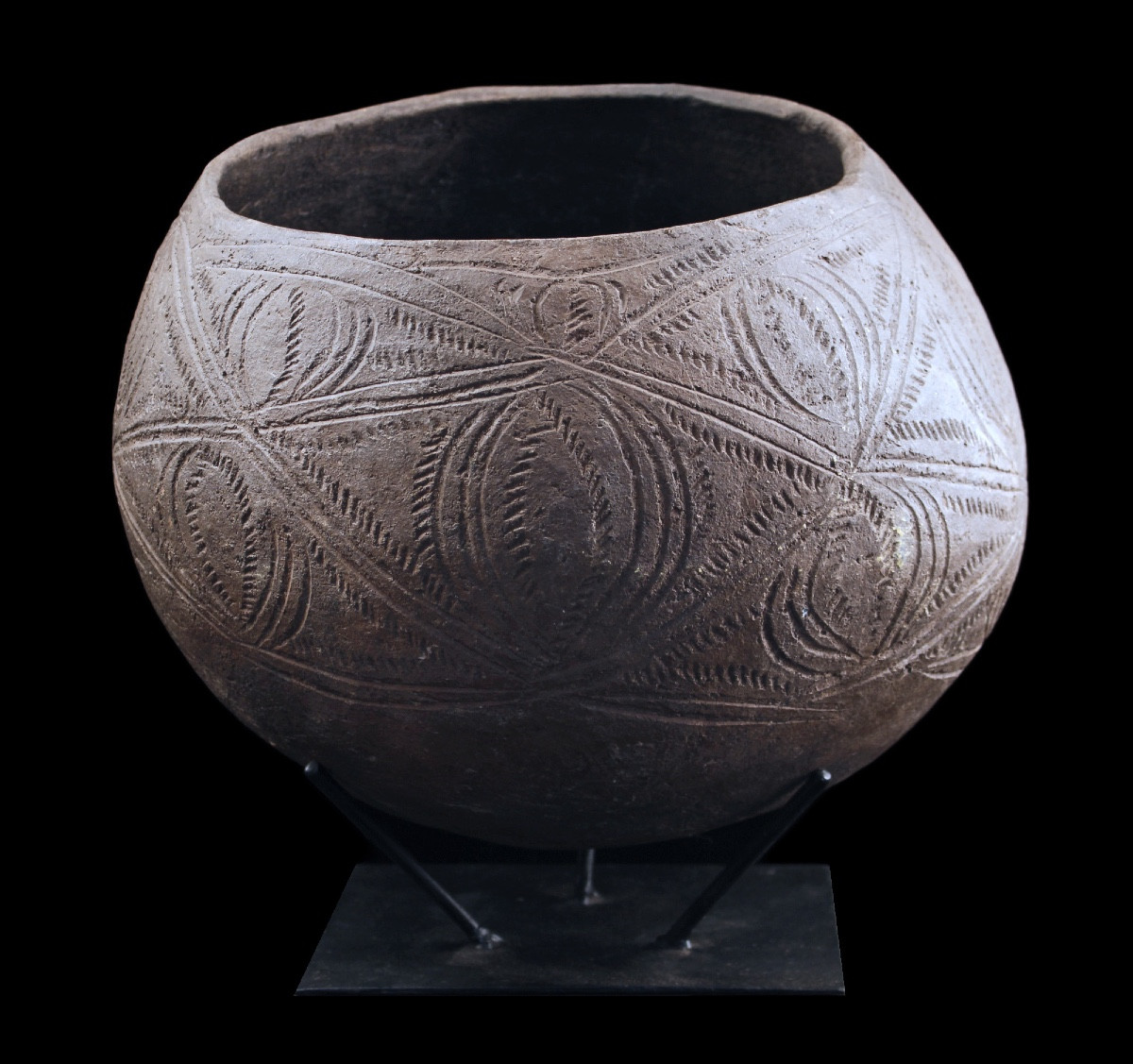 Poterie usuelle, Papouasie Nouvelle Guinée, Océanie, Art Premier, Art Océanien, Lapita, 33 cm