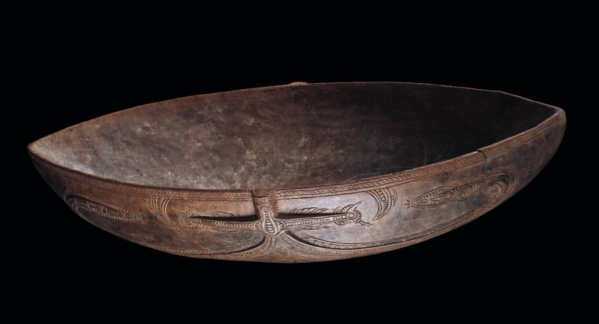 Très grand bol Siassi, Art Océanien, Art Tribal, Papouasie Nouvelle Guinée, 111 x 53 cm