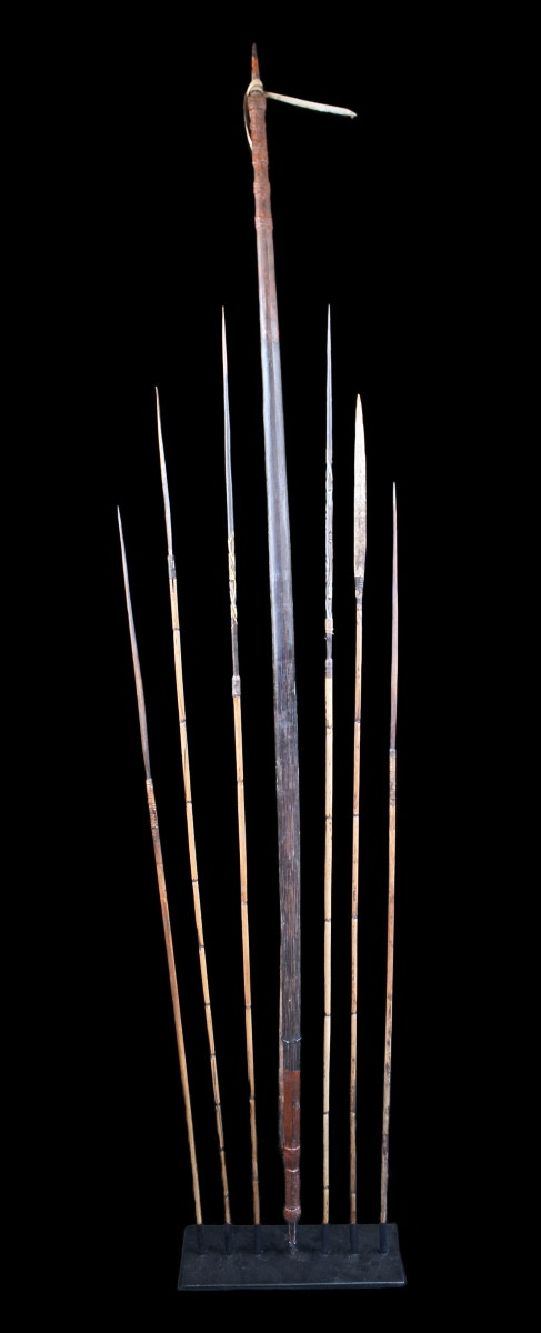 Bow And 6 Arrows, Weapons, Tribal Art, Oceanic Art, Papua New Guinea, Approx. 192 Cm