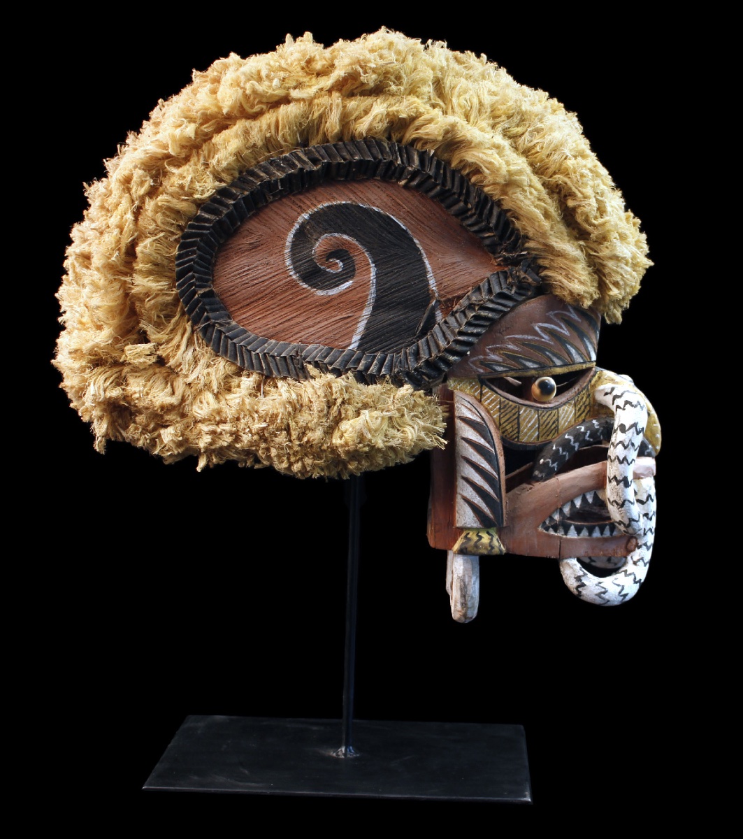 Masque Tatanua, Masque Malagan, Iles Tabar, Art Océanien, art tribal, 45 x 21 x 49 cm 