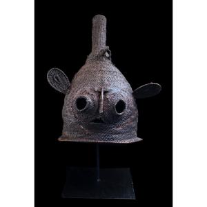 Masque heaume, art tribal , art océanien, Océanie, Papouasie Nouvelle Guinée, 64 cm