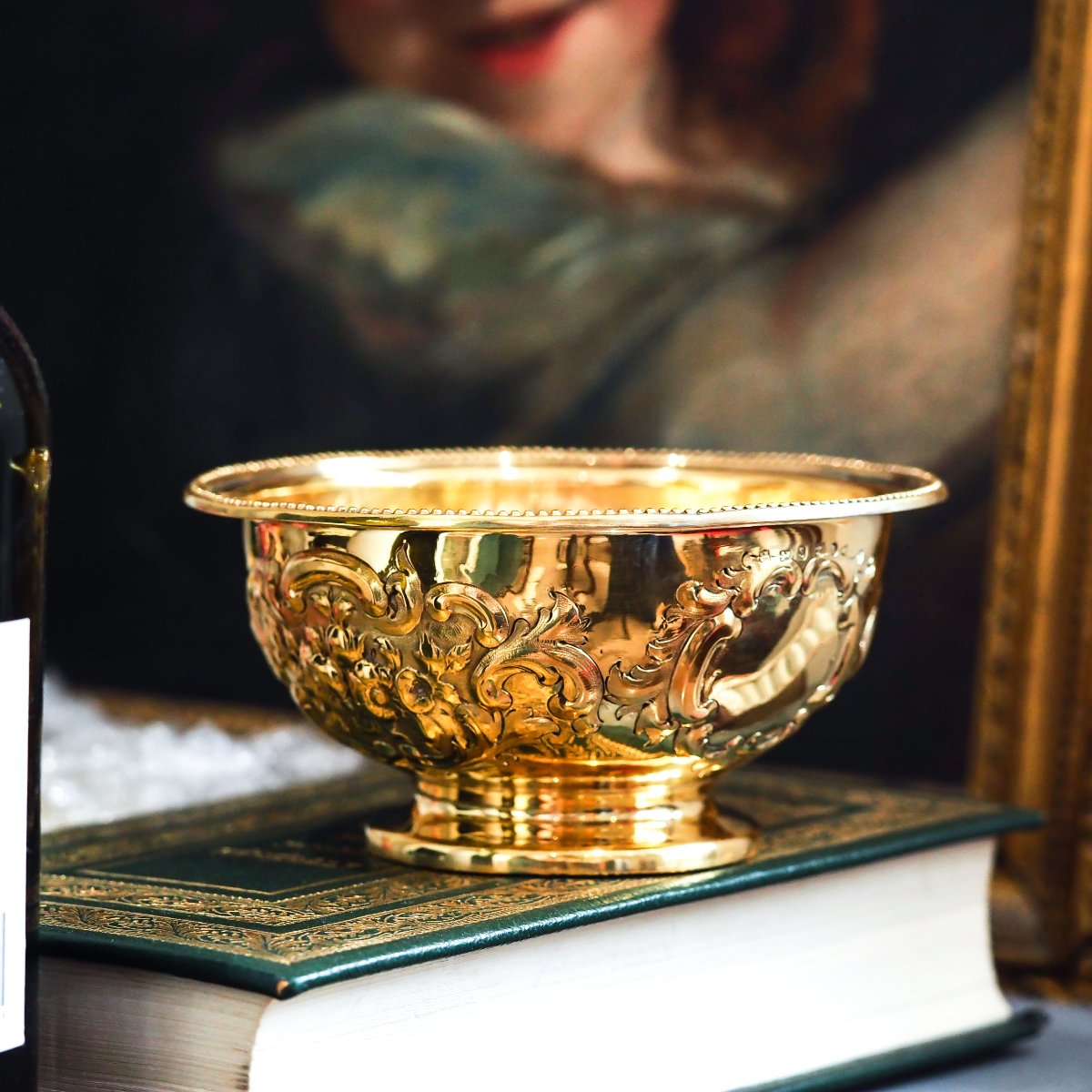 Coupe Victorienne en argent massif doré, richement ciselée de motifs floraux — 1860-photo-4