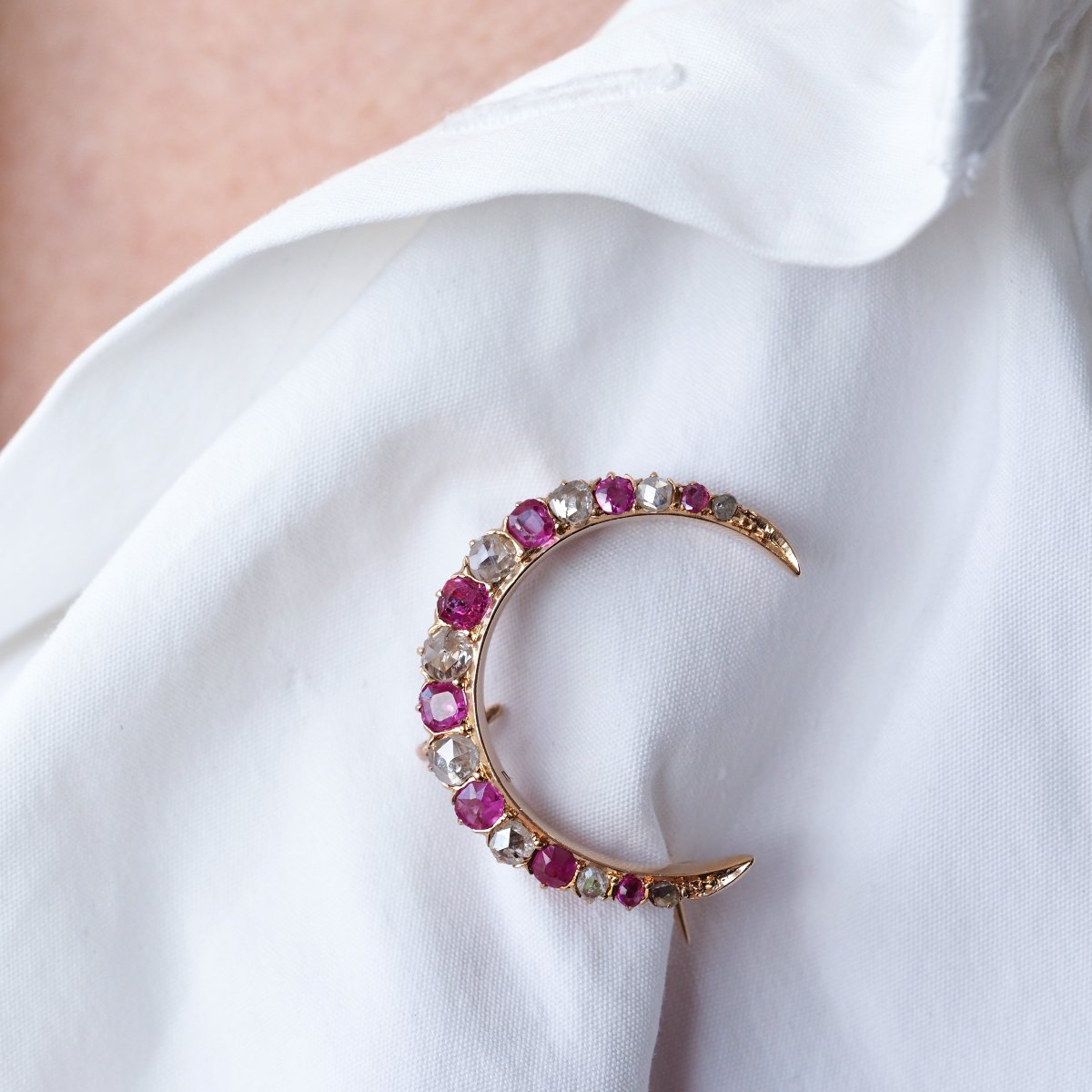 Antique Victorian Ruby & Diamond Crescent Brooch 18k Gold - C.1880-photo-4