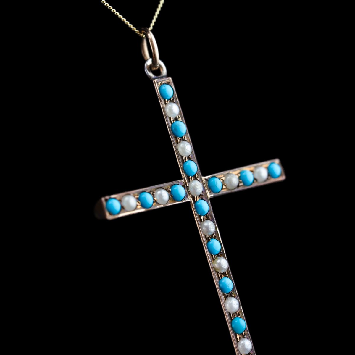 Collier ancien victorien pendentif croix en or 9K, orné de turquoise et de perles vers 1890-photo-4