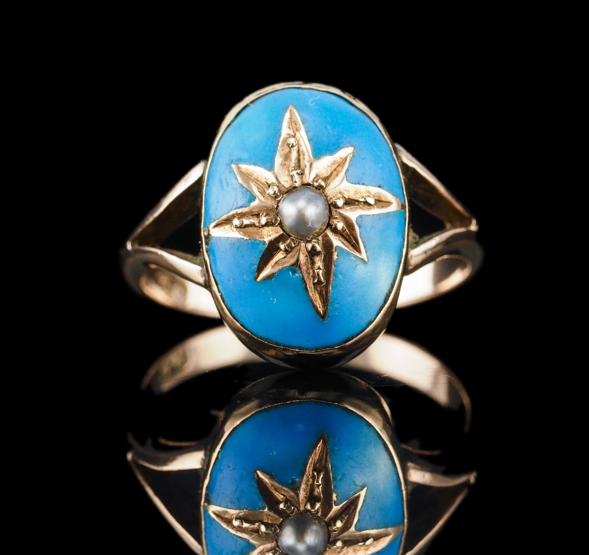Bague ancienne victorienne en or 9K, étoile en or émaillée bleu et perle, vers 1880