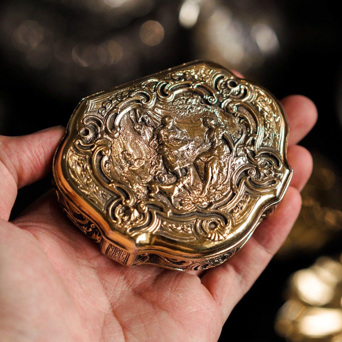 Antique Solid Silver Gilt Table Snuff Box, Rococo Motif And Meleager Boar Head Scene - 18th C.-photo-4