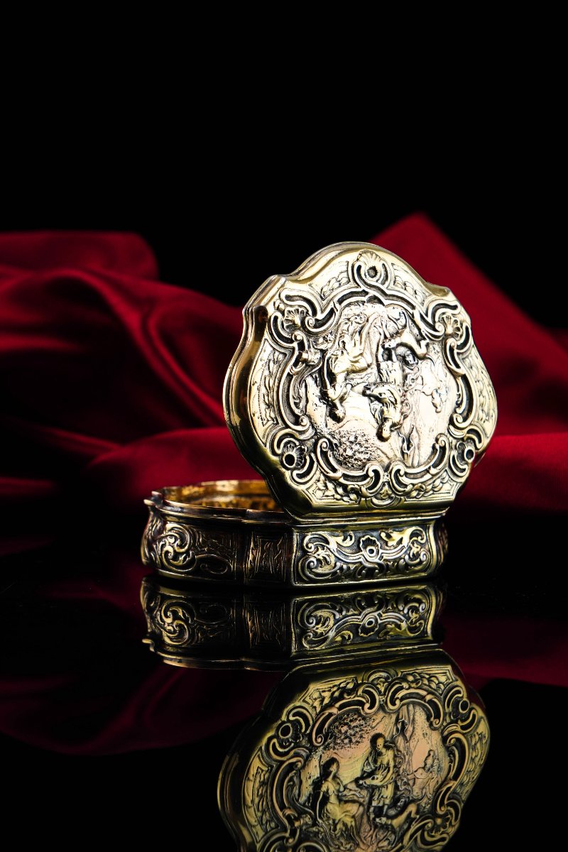 Antique Solid Silver Gilt Table Snuff Box, Rococo Motif And Meleager Boar Head Scene - 18th C.-photo-6