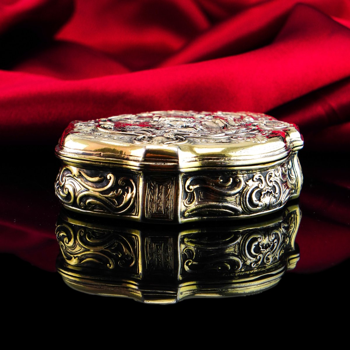 Antique Solid Silver Gilt Table Snuff Box, Rococo Motif And Meleager Boar Head Scene - 18th C.-photo-7