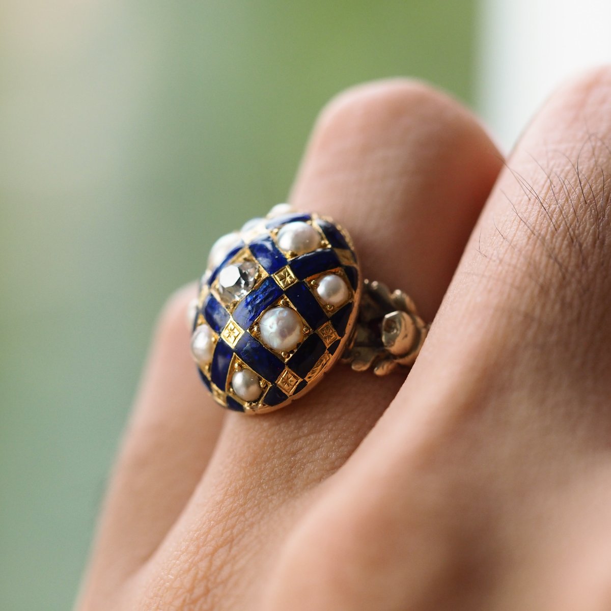 Bague ancienne victorienne en or 14K, ornée d’émail bleu, de diamants et de perles – vers 1860-photo-7